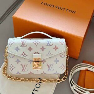 LOUIS VUITTON Pochette Metis East West shoulder crossbody handbag